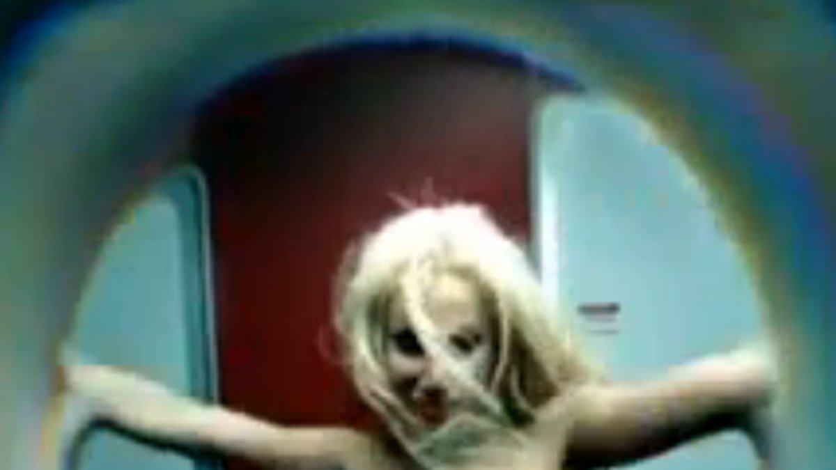 Gina Lynn dansar loss i skandalvideon.
